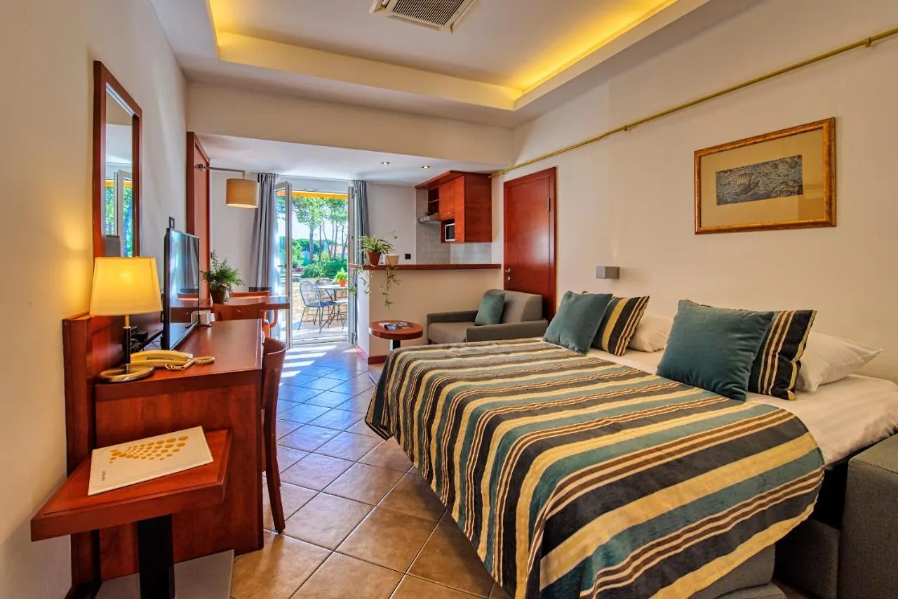 Zaton Holiday Resort Nin