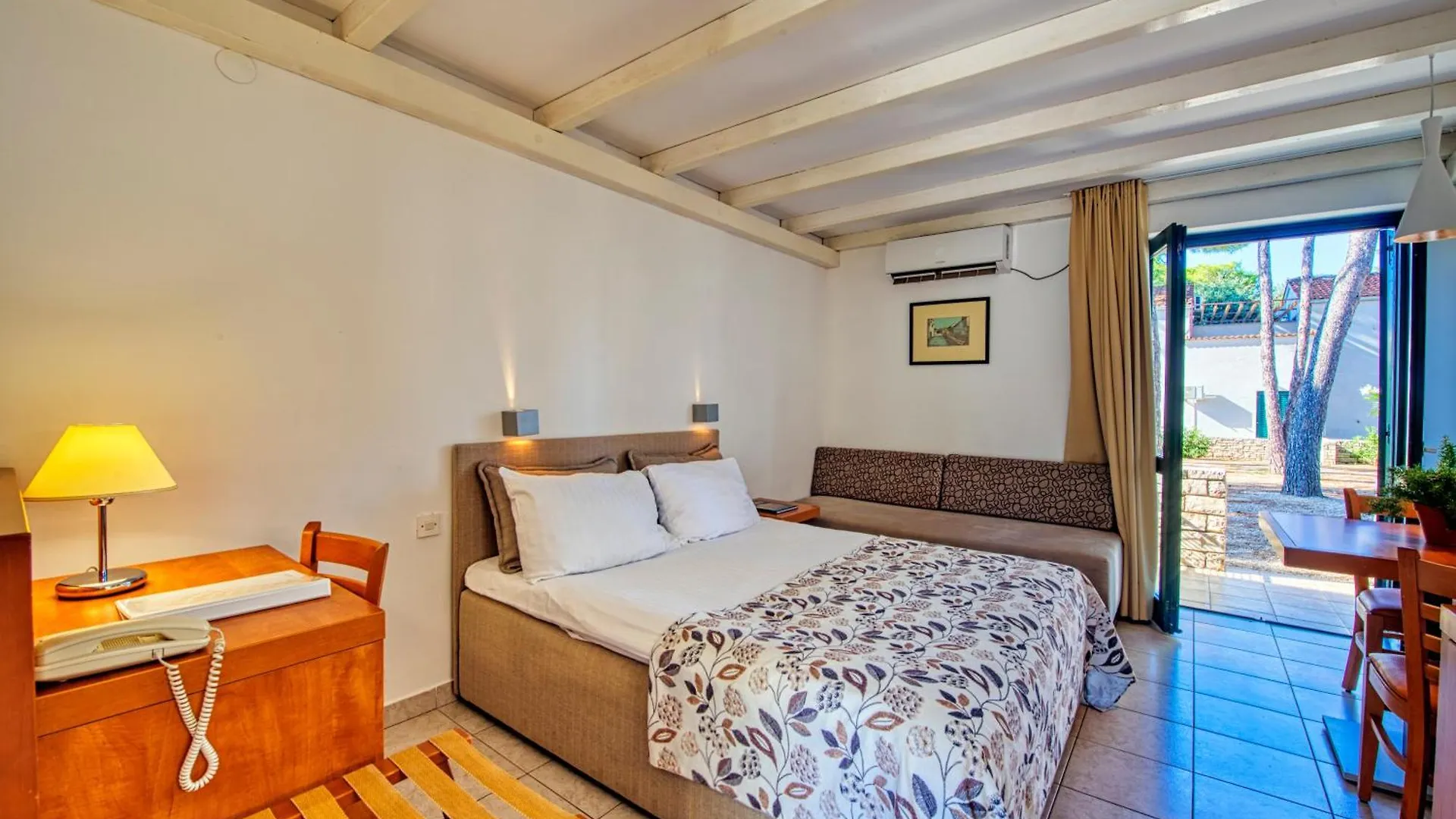 Zaton Holiday Resort Nin